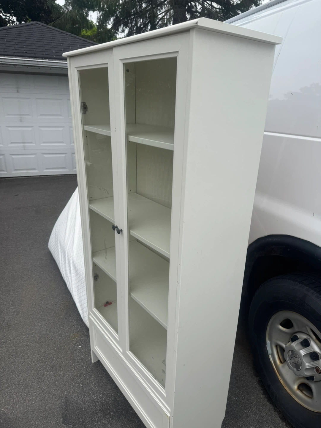 White Display Cabinet with Glass Doors - photo 3