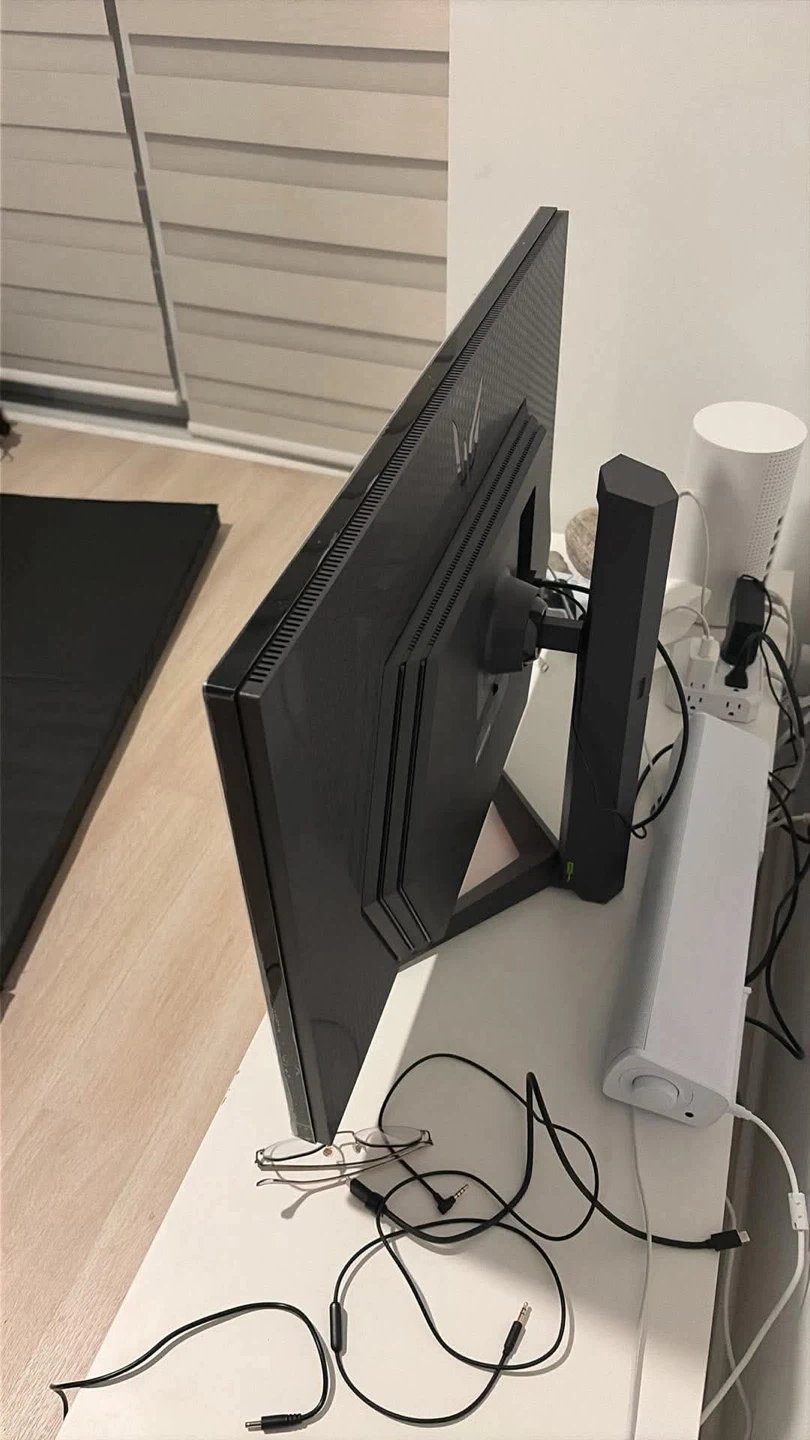 32" LG UltraGear QHD Gaming Monitor (180Hz, 1ms, ) - photo 2