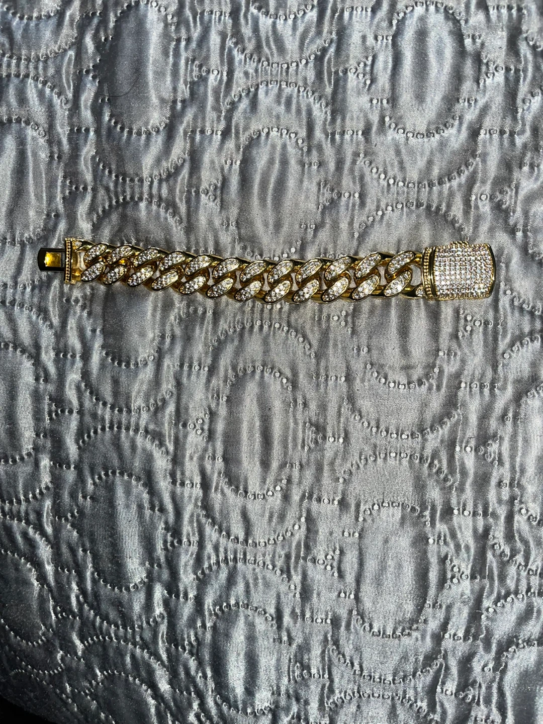 gold bracelet in 18k gold