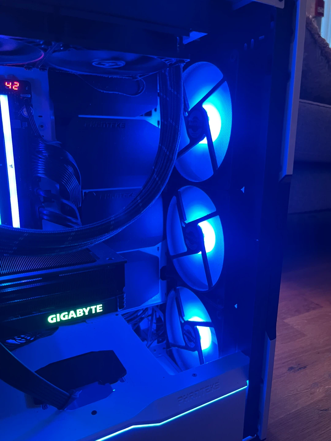 PC for sale - powerhouse for 3D rendering, Gaming and AI - photo 3