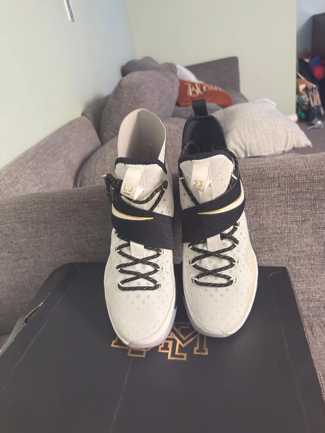 Nike LeBron Witness 4 Men's Basketball Shoes - photo 2