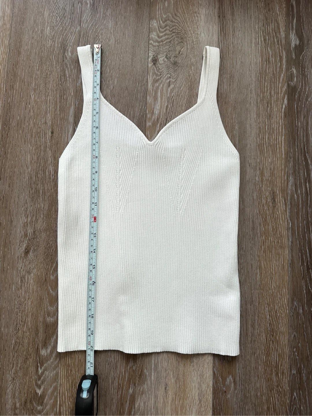 Love, Bonito White Ribbed V-Neck Tank Top - photo 4