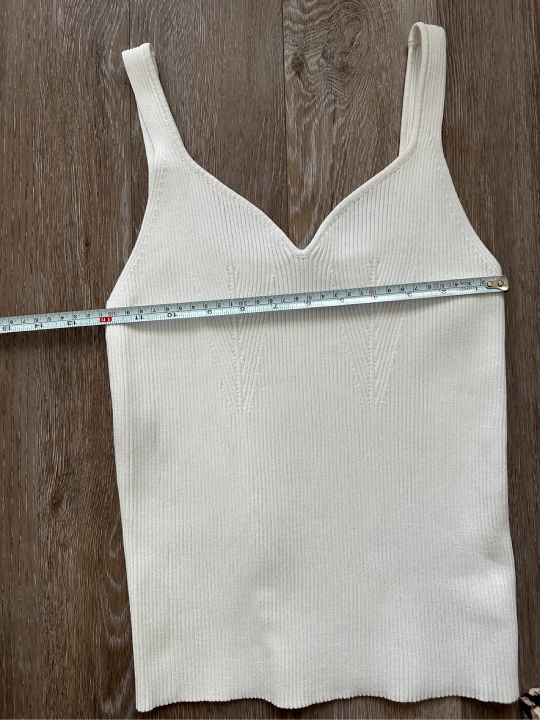 Love, Bonito White Ribbed V-Neck Tank Top - photo 5