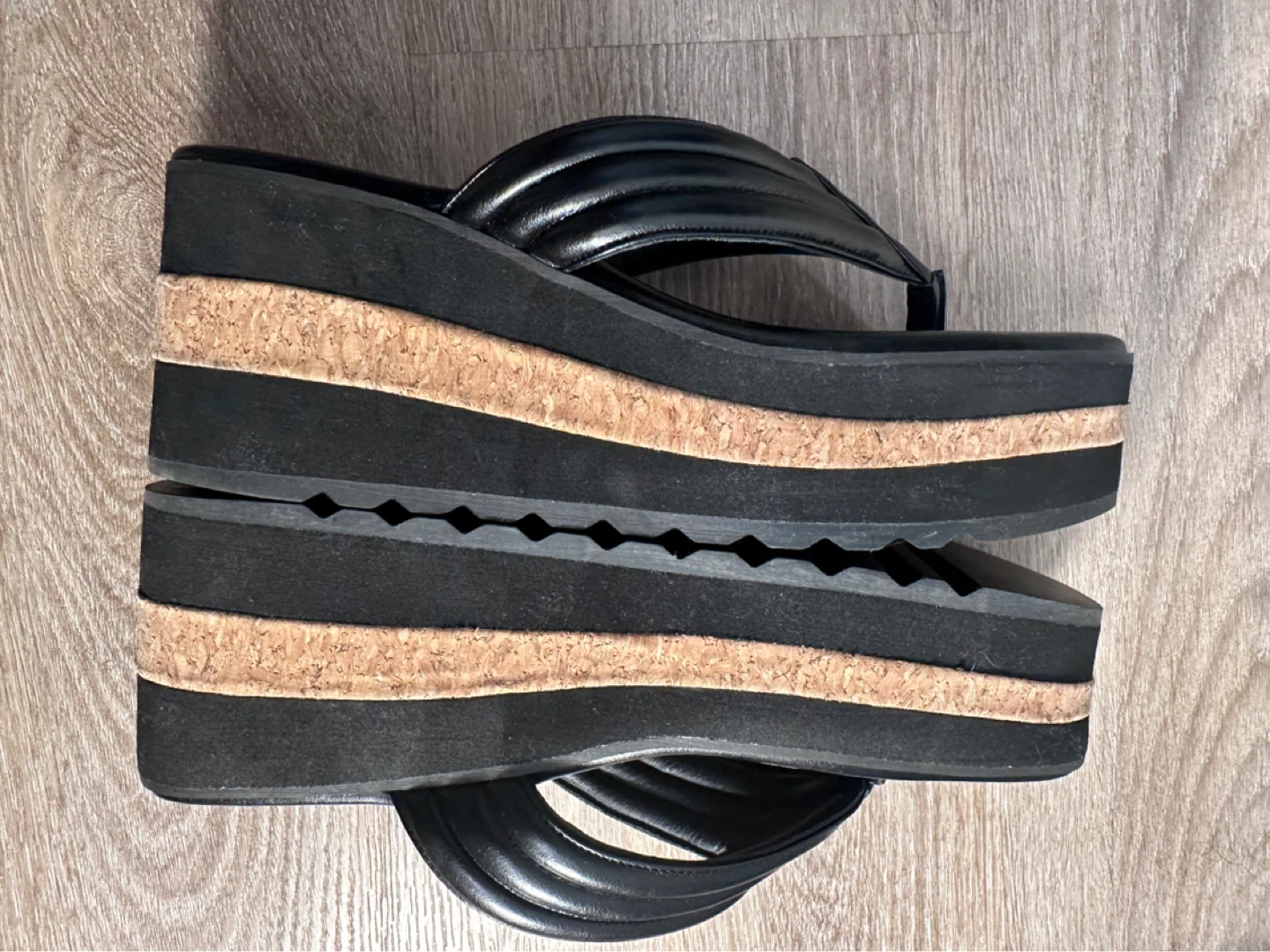 ShOEDAZZLE Black Platform Thong Sandals - photo 3