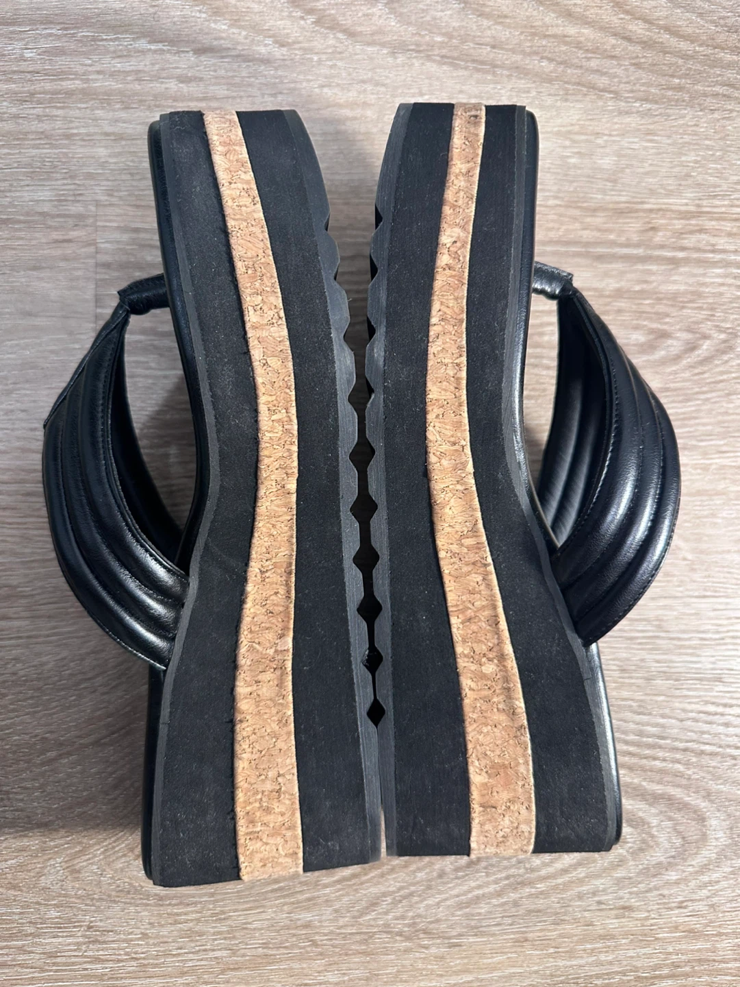 ShOEDAZZLE Black Platform Thong Sandals - photo 2
