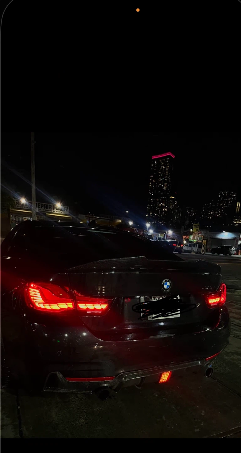 F32 stock black trunk