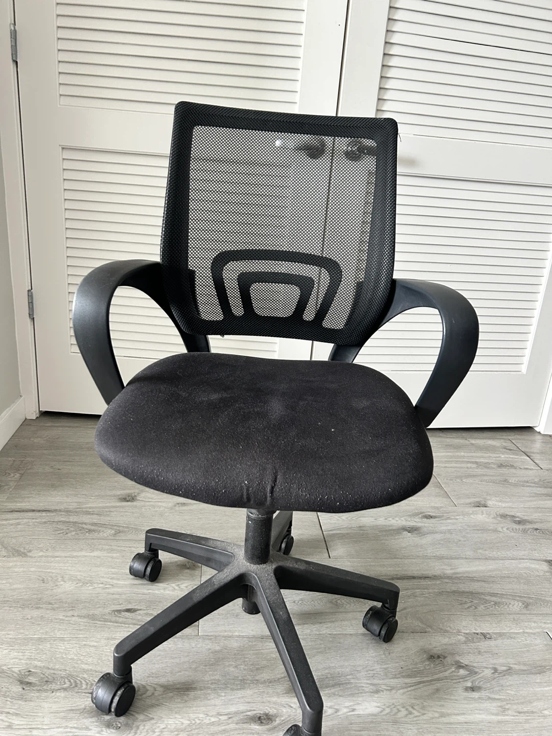 Black Mesh Office Chair - photo 2