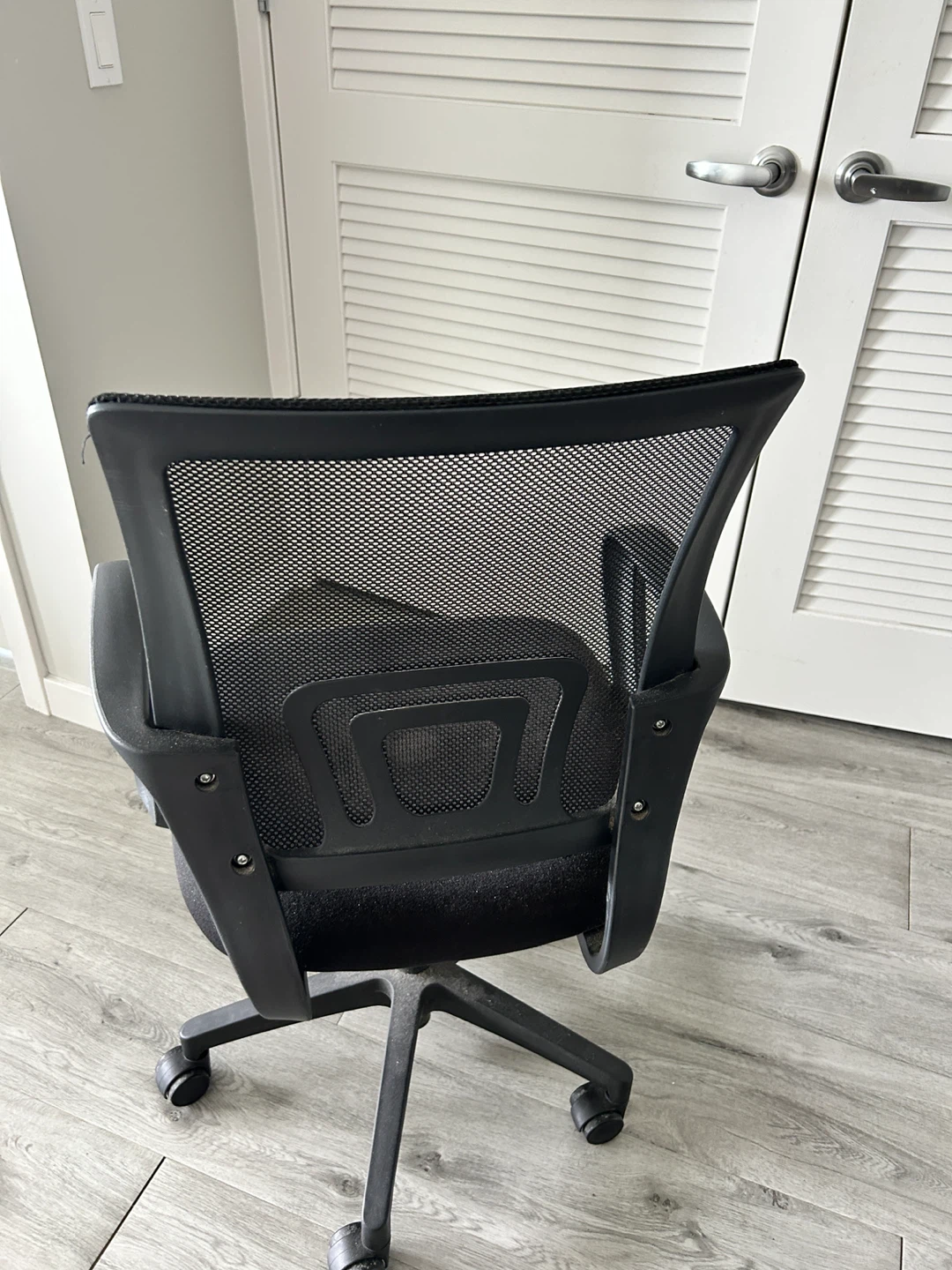 Black Mesh Office Chair - photo 3