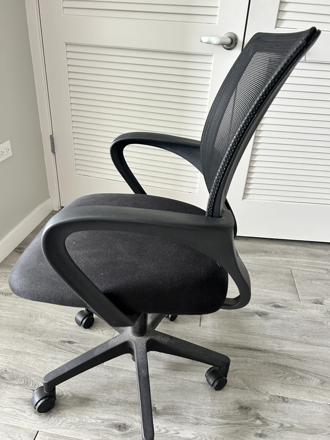 Black Mesh Office Chair