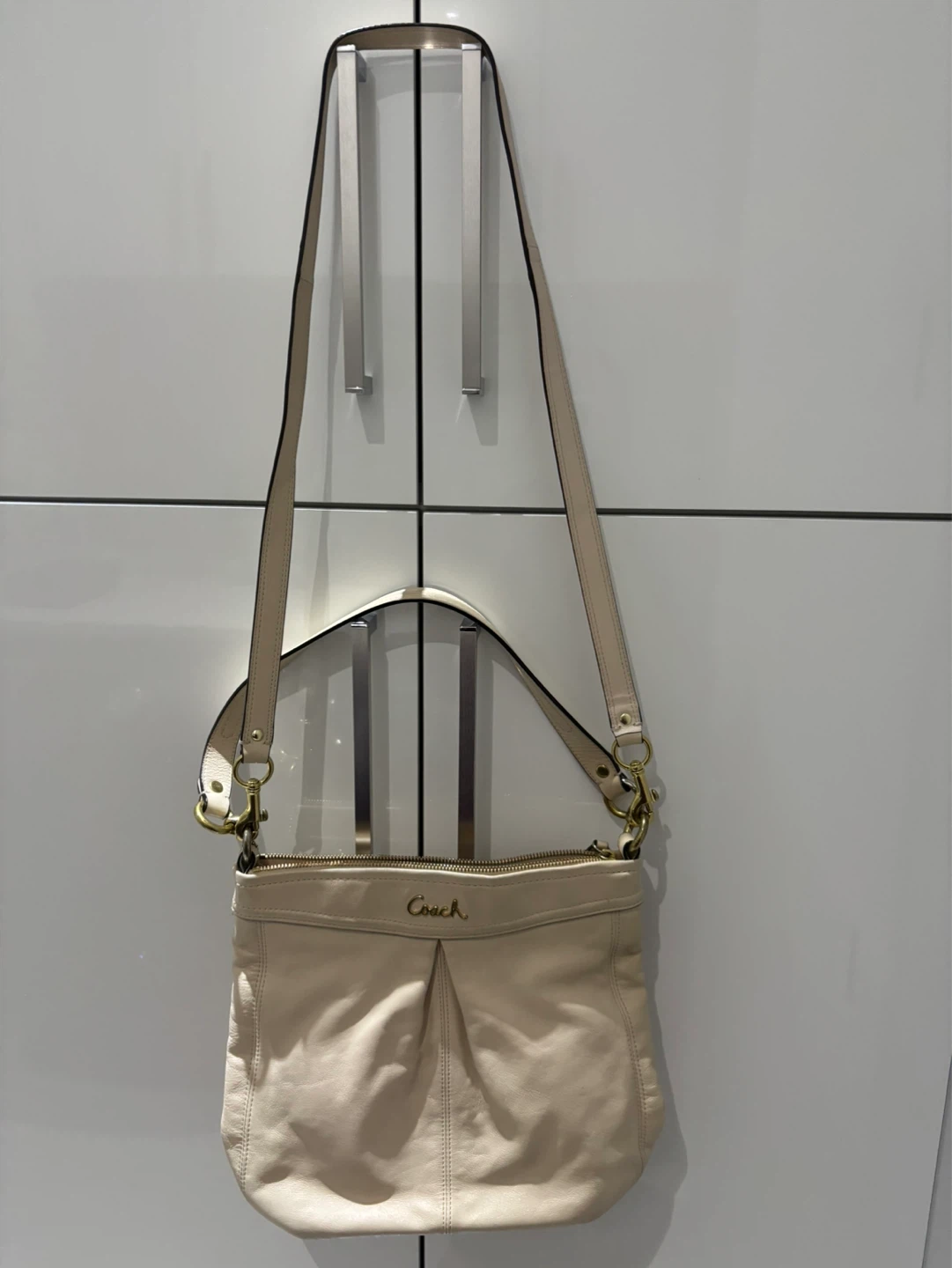 Coach Cream Leather Crossbody Bag - photo 2