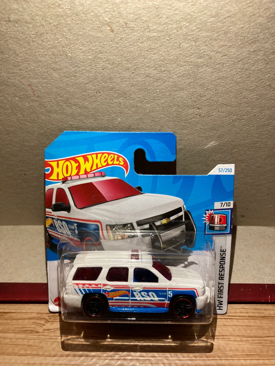 Hot Wheels / 07 Chevy Tahoe RSQ / White