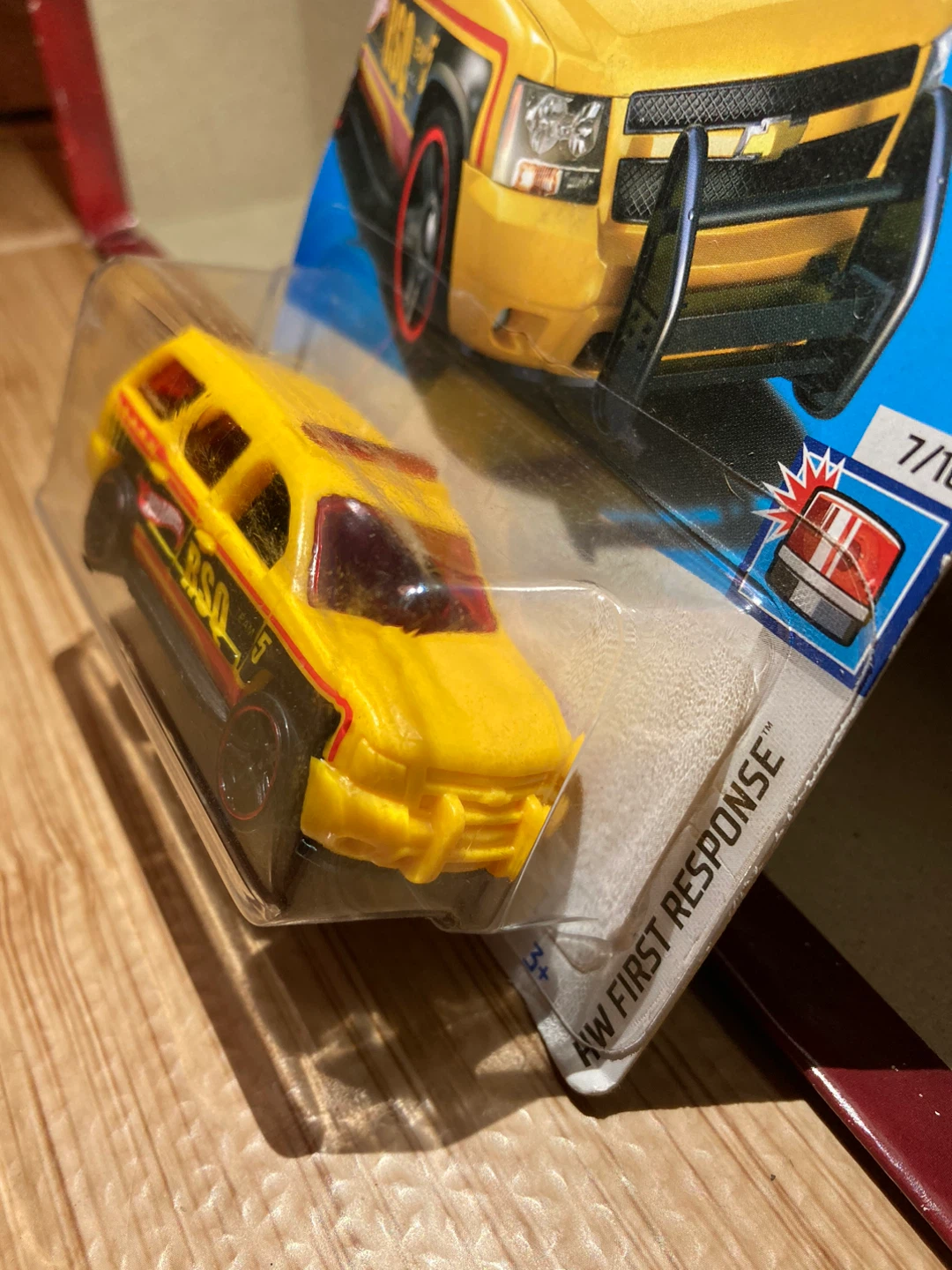 Hot Wheels / 07 Chevy Tahoe RSQ / Yellow - photo 2