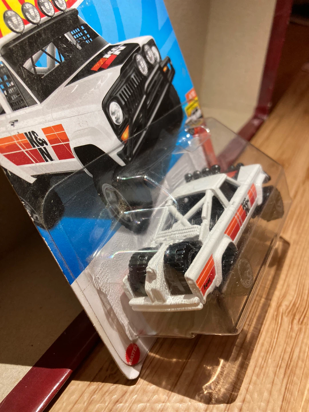 Hot Wheels / 73 Jeep J10 / White - photo 3