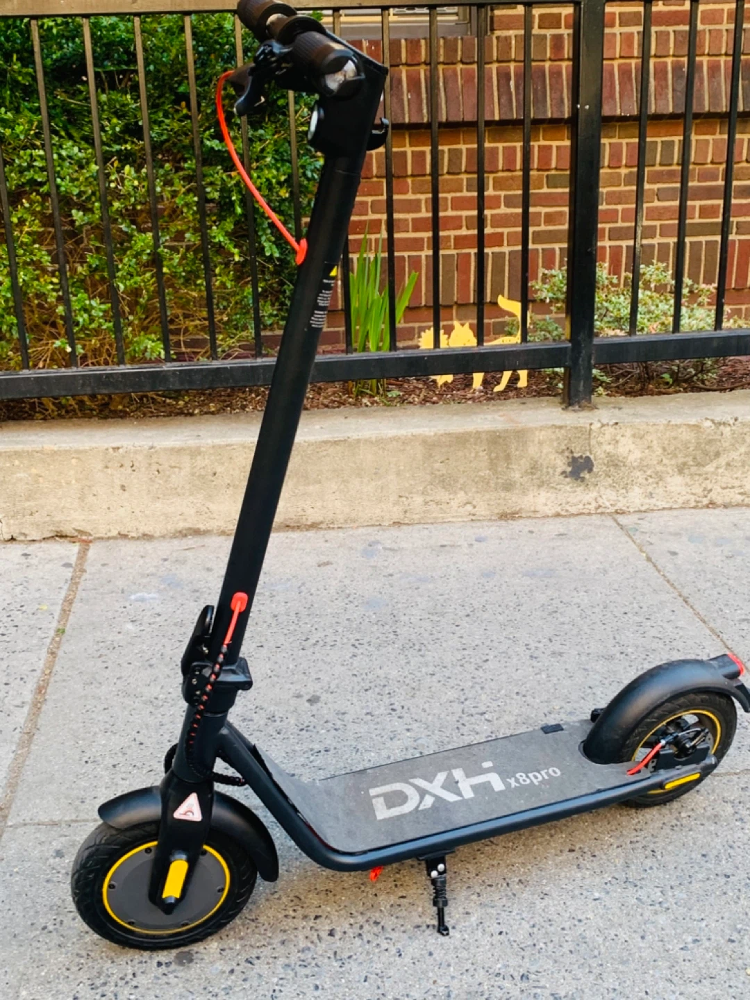 DXH X8 Pro Electric Scooter - photo 2
