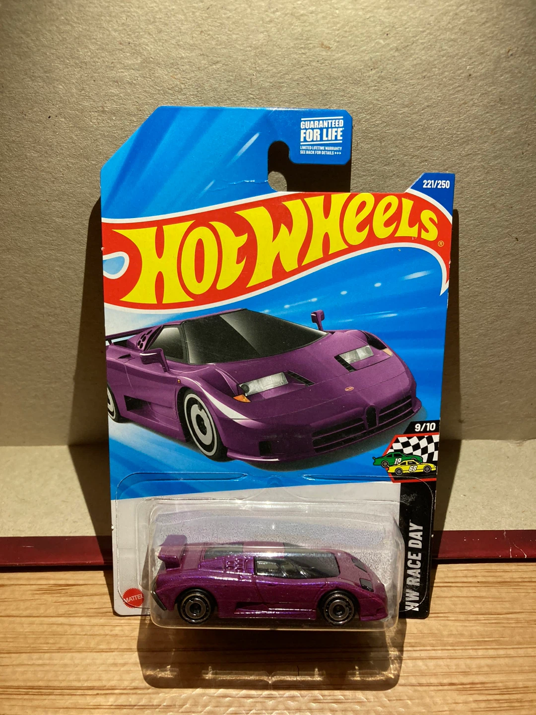 Hot Wheels / 94 Bugatti EB110 SS / Purple