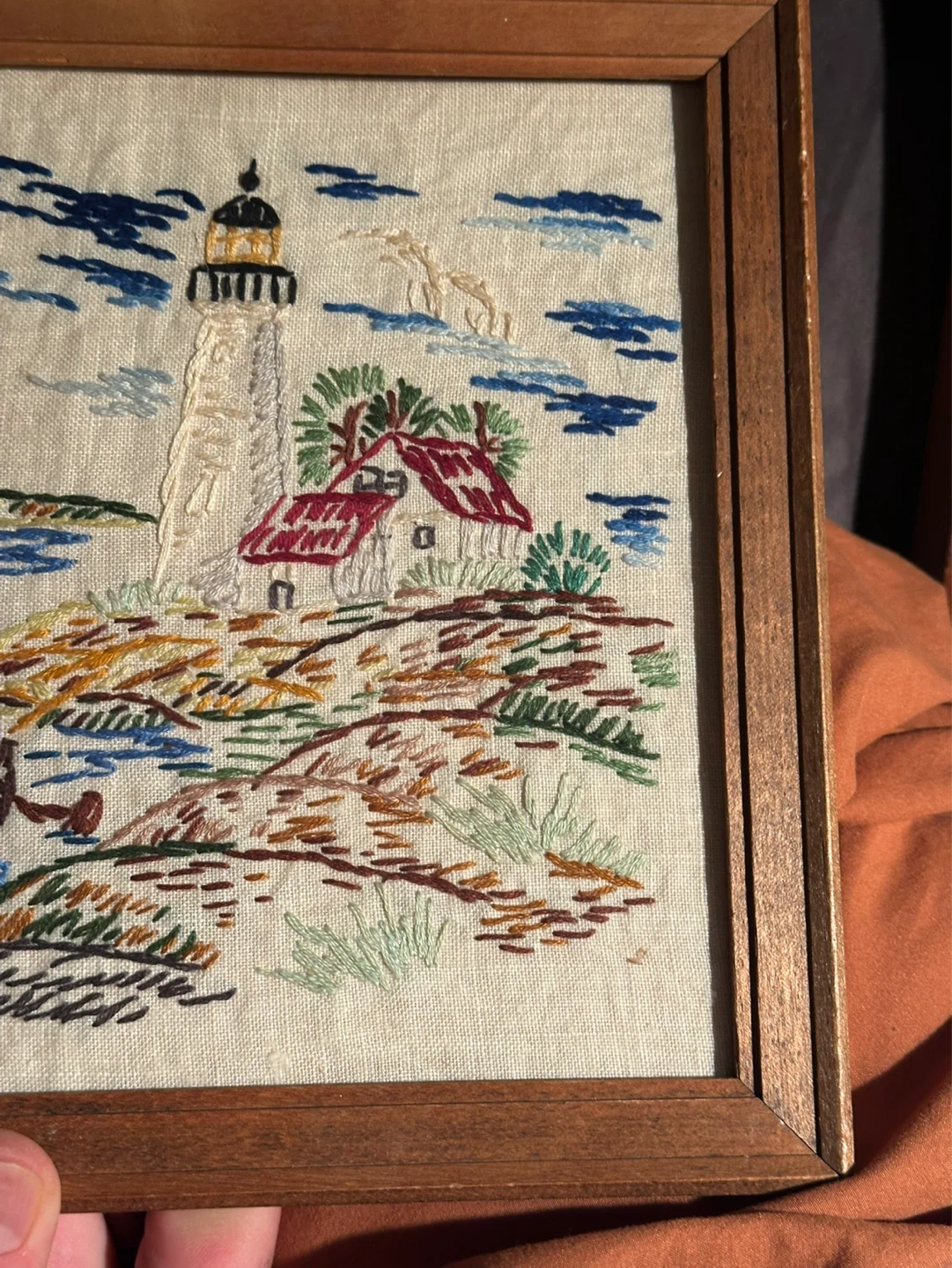 vintage hand-embroidered or crewel needlework - photo 4
