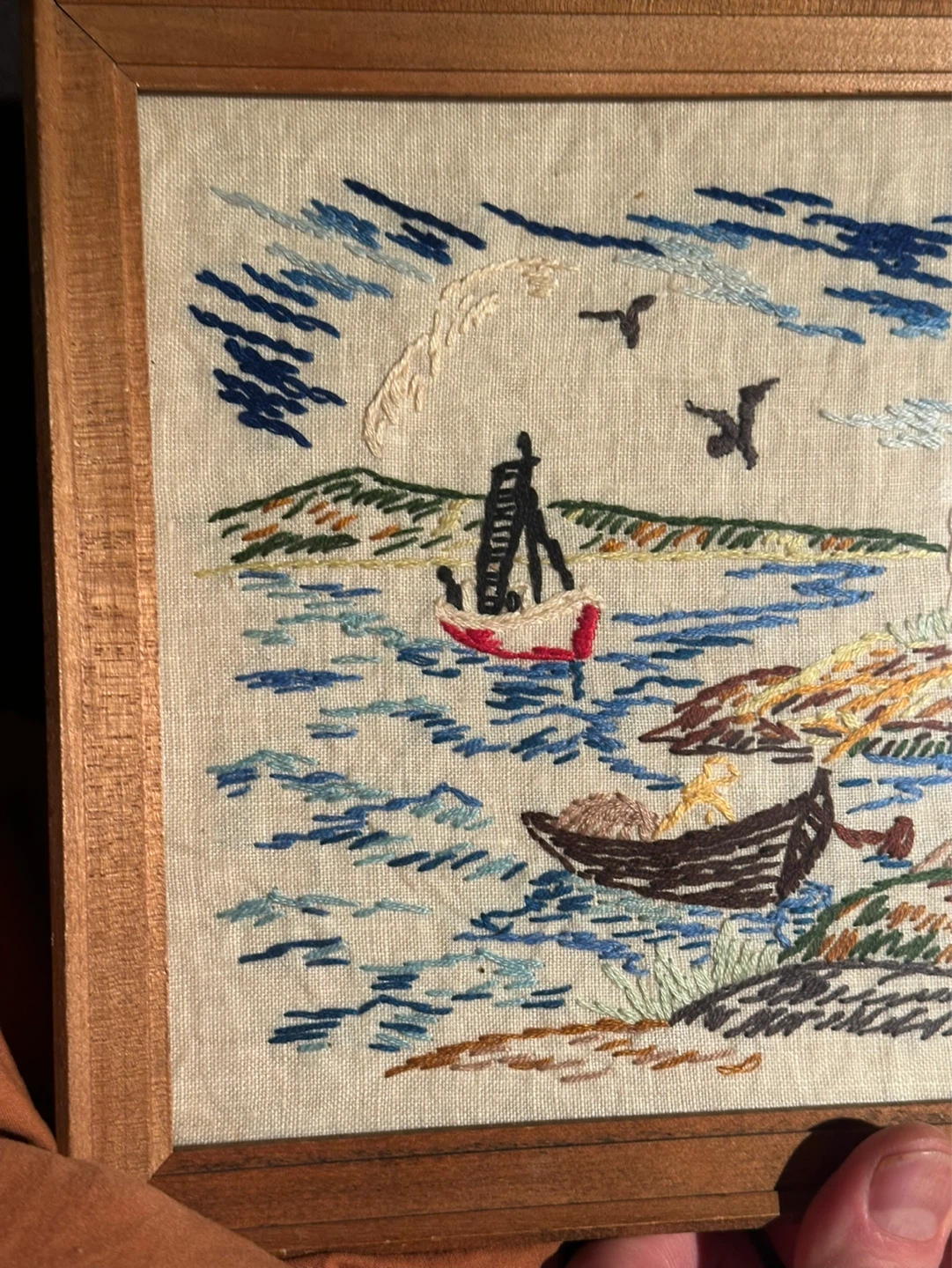 vintage hand-embroidered or crewel needlework - photo 2