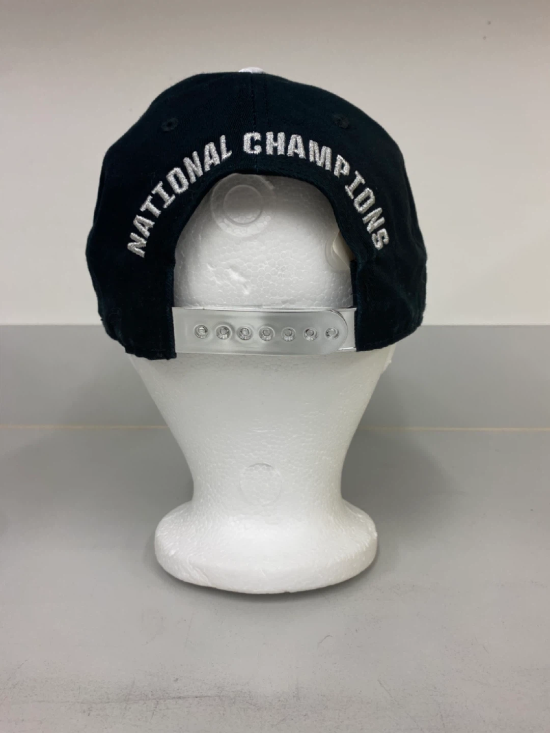 2017 NCAA Men's Basketball Final Four National Champions Hat - photo 5