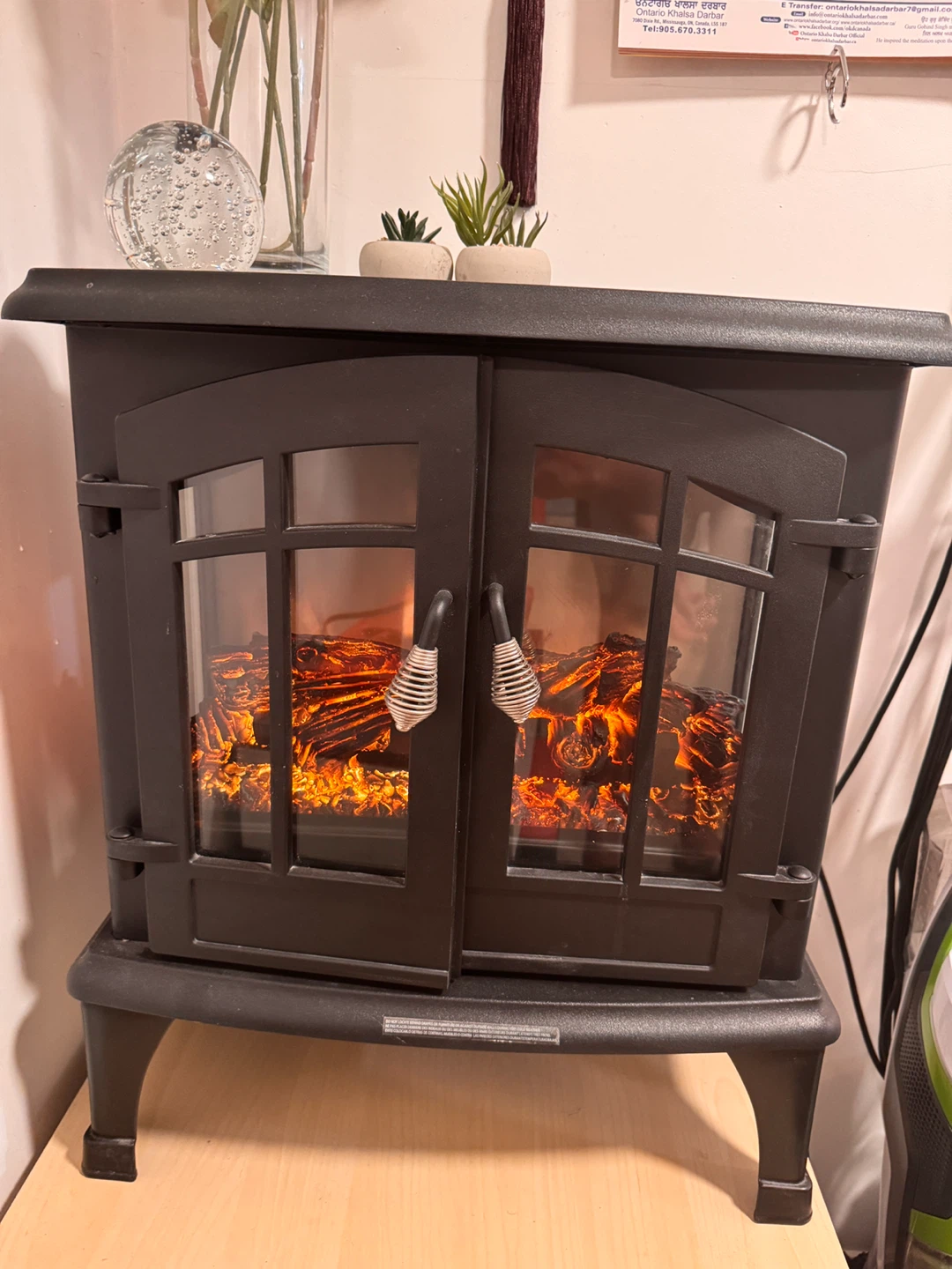 Electric Fireplace Stove Heater – Excellent Condition