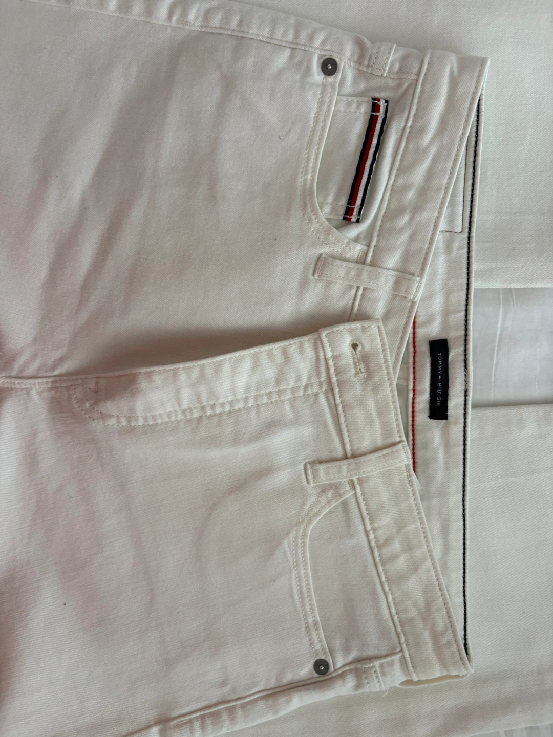 Tommy Hilfiger High Rise Straight White Jeans Size 8 - photo 2