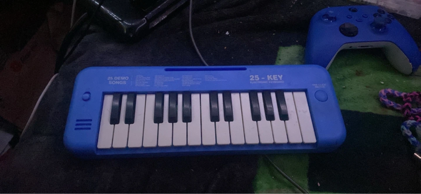 Blue 25-Key Electronic Keyboard