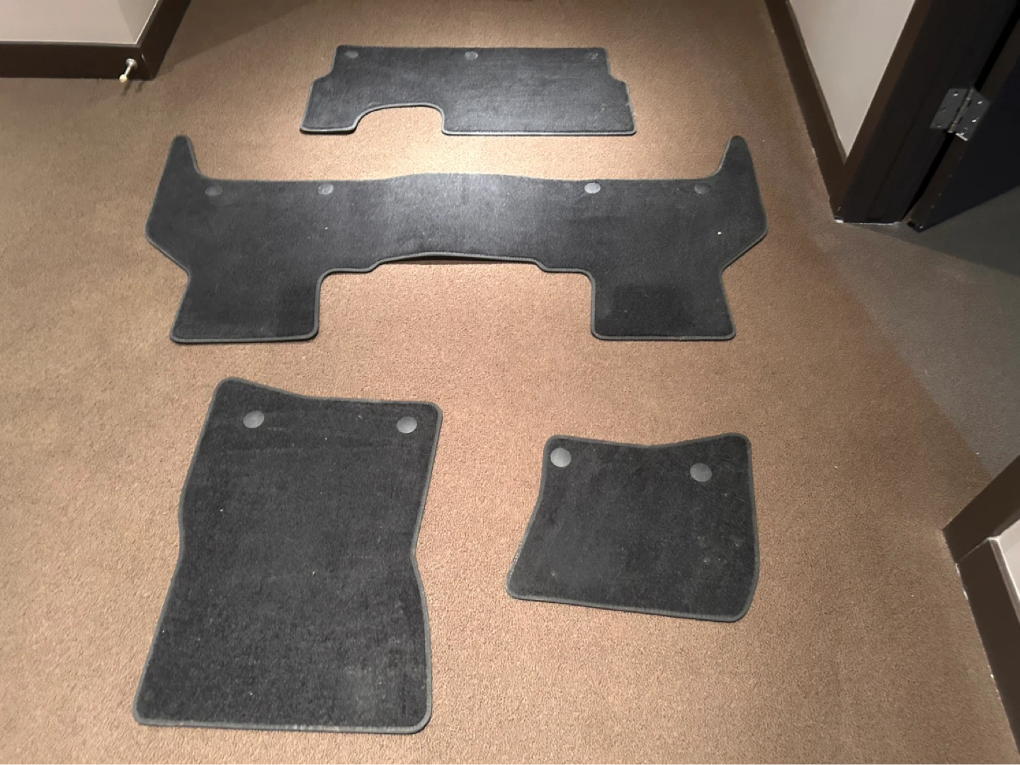 Land Rover All Weather Floor Mats Set