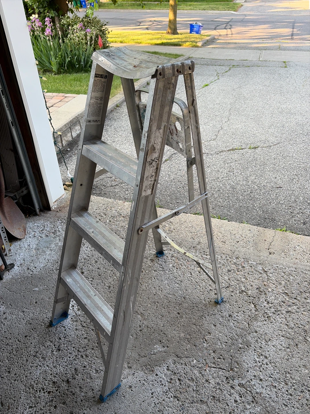 Aluminum Step Ladder