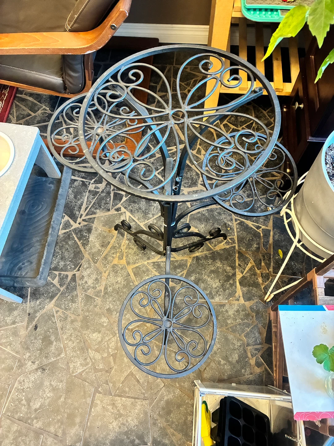 Metal plant stand - photo 2