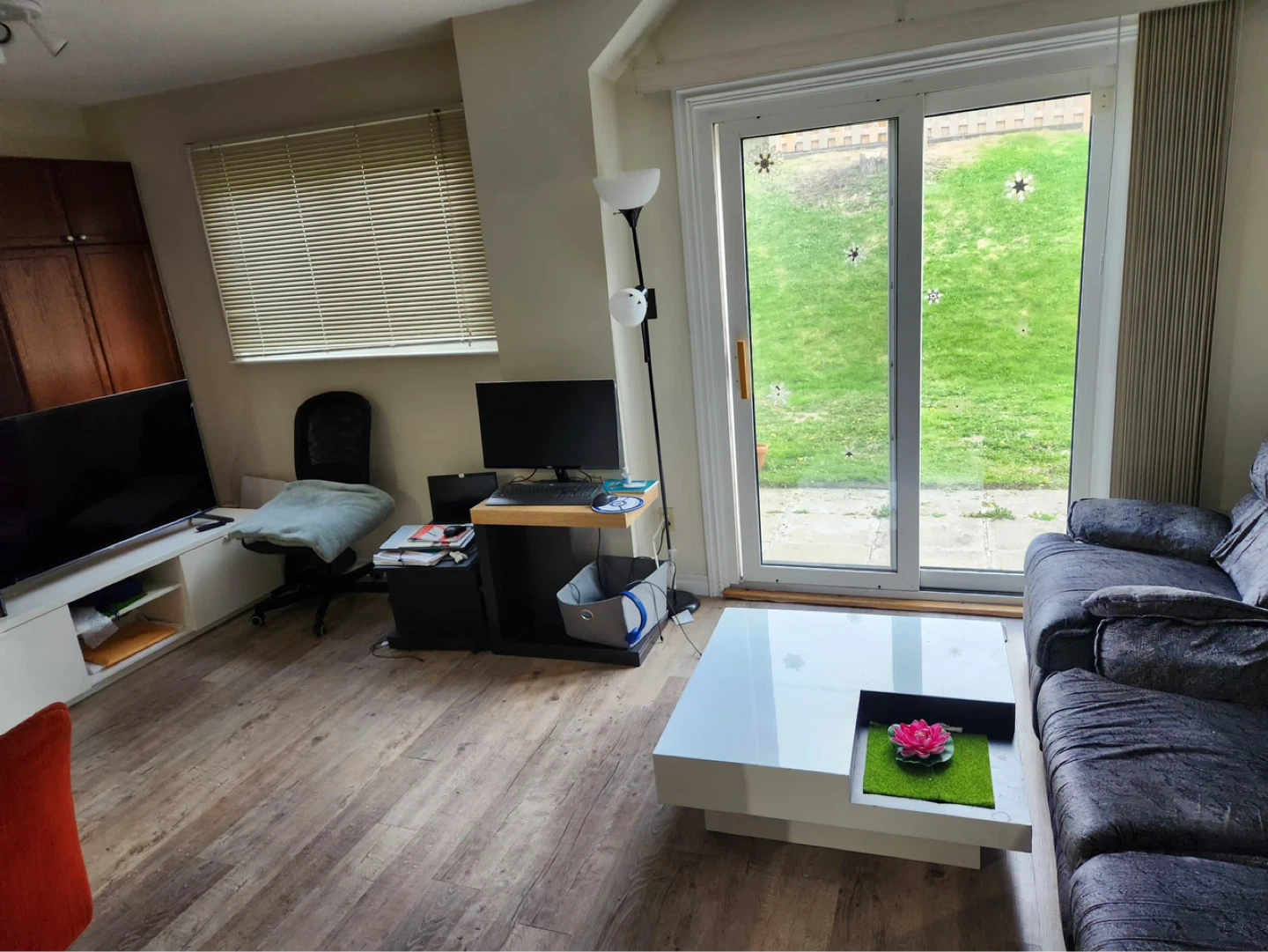 Rental - Full Townhouse - Waterloo - photo 2