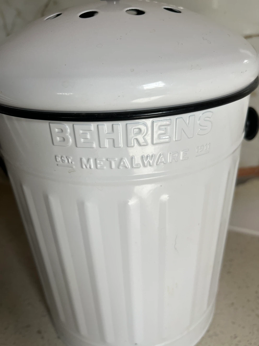 Behrens White Metal Compost Bin - photo 4