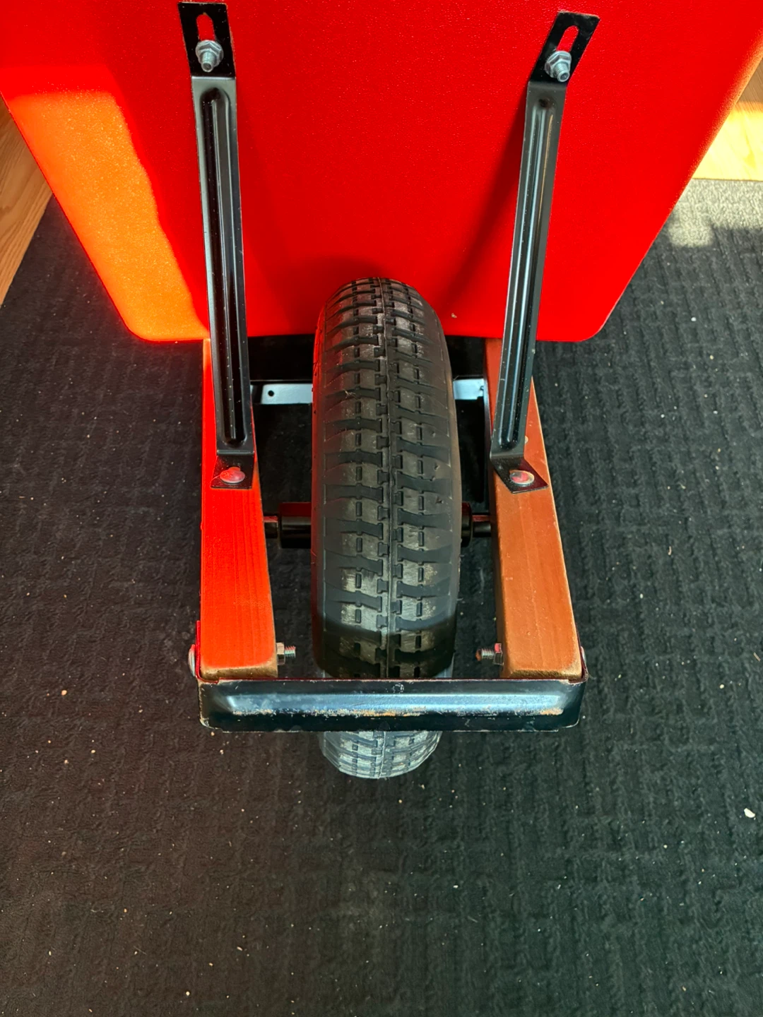 Red Wheelbarrow - photo 2