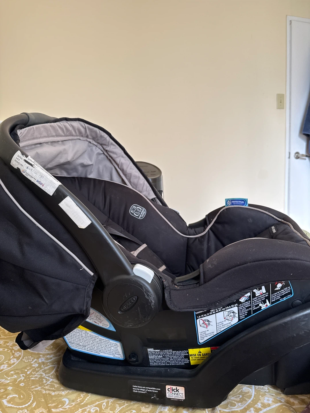 Graco SnugRide 30 Infant Car Seat