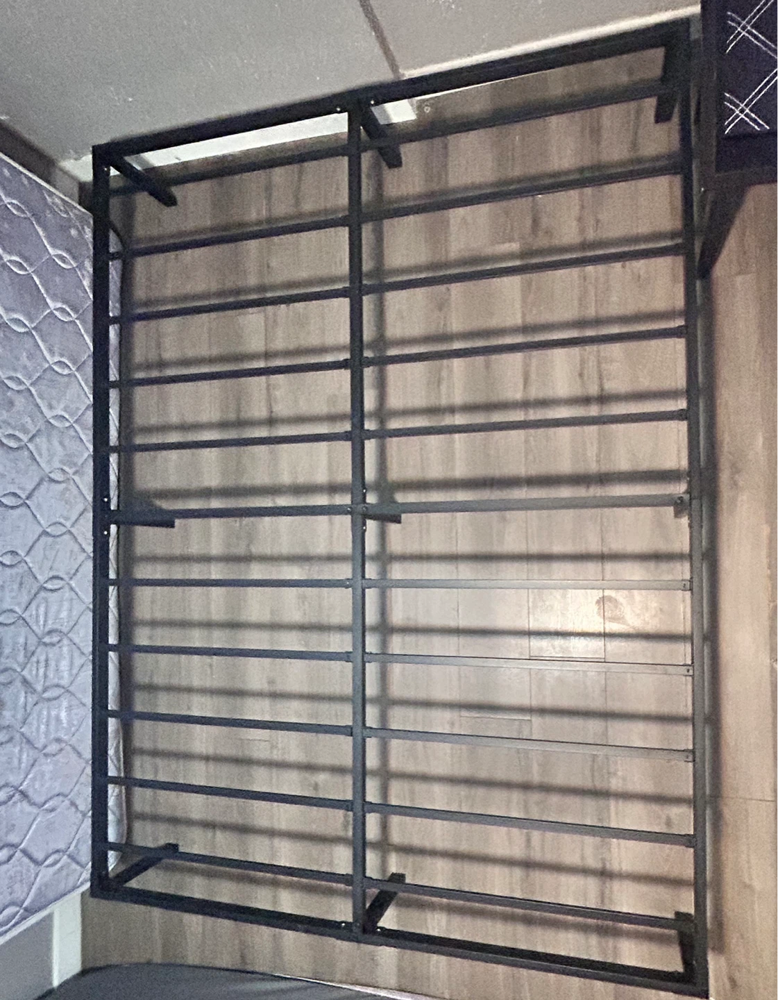MOLBLLY Mattress & Metal Bed Frame Queen Size Bed. - photo 3