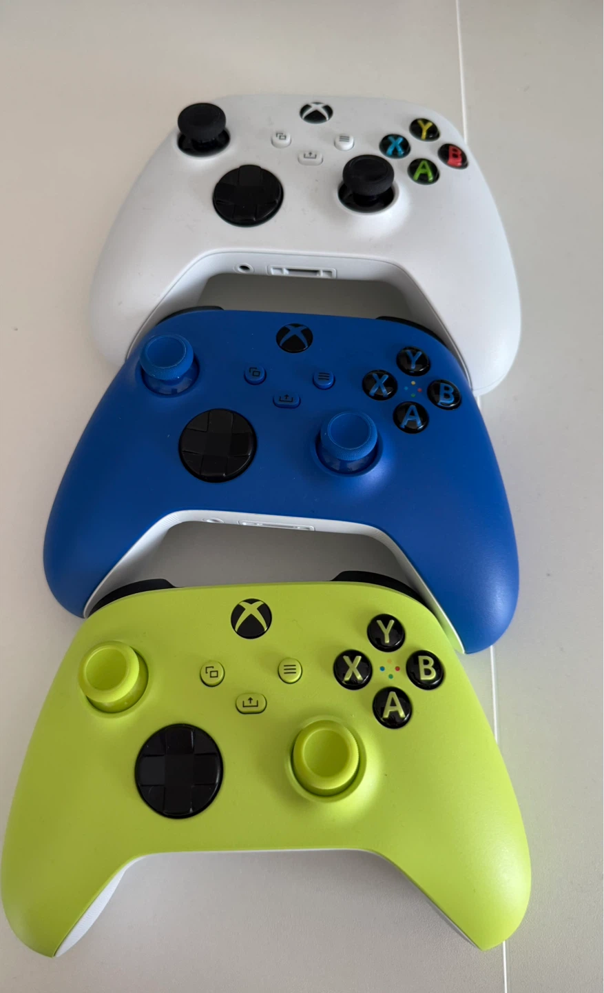 Xbox Series S Console with 3 Controllers - photo 3