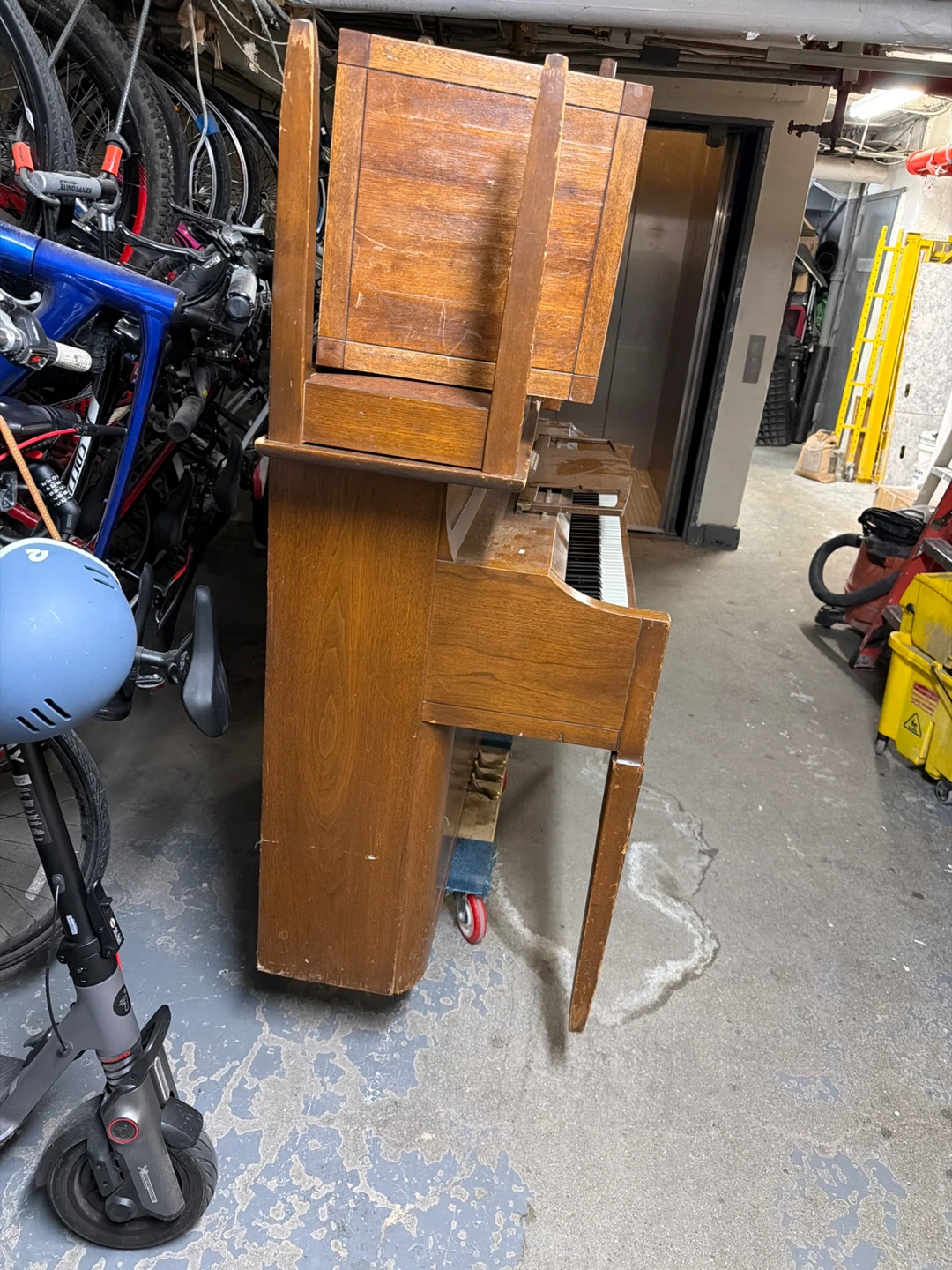 Heintzman Upright Piano - photo 3