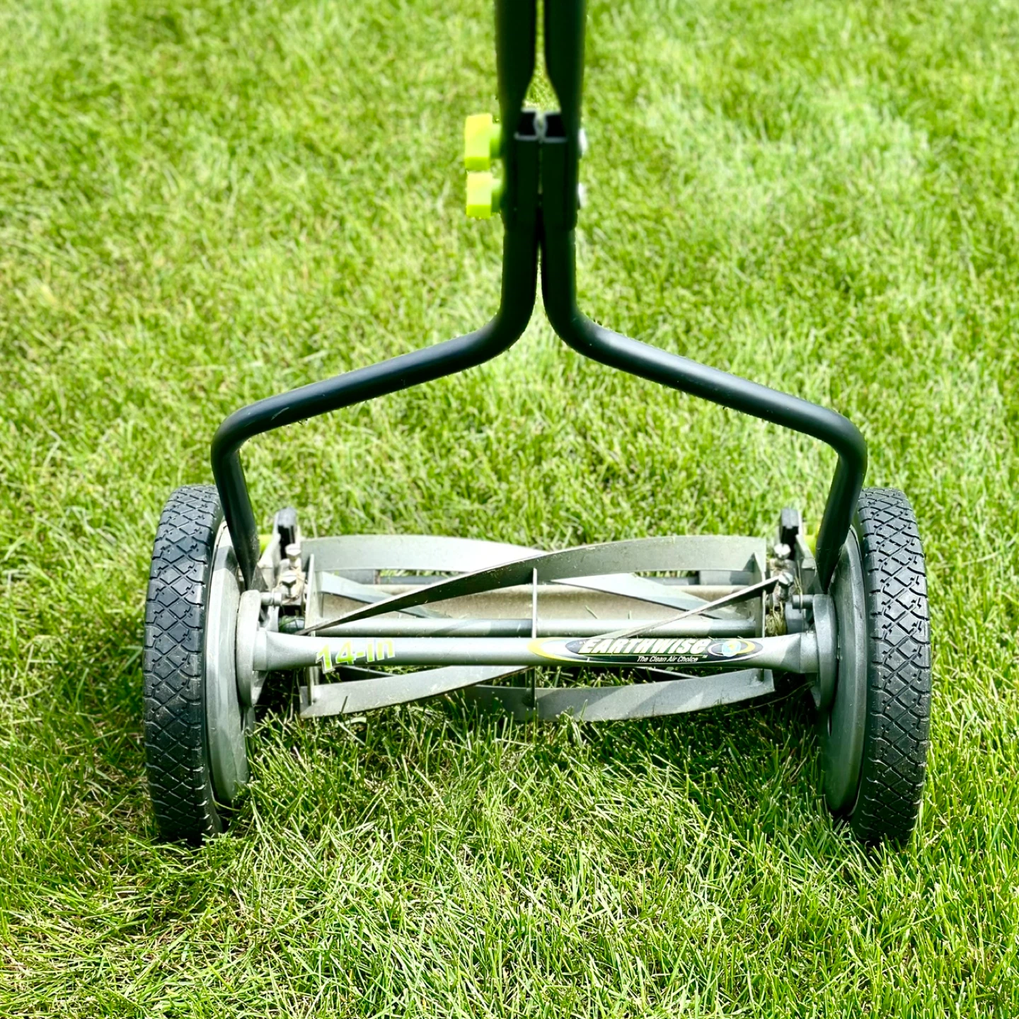 Earthwise Reel Mower – Excellent Condition - photo 4