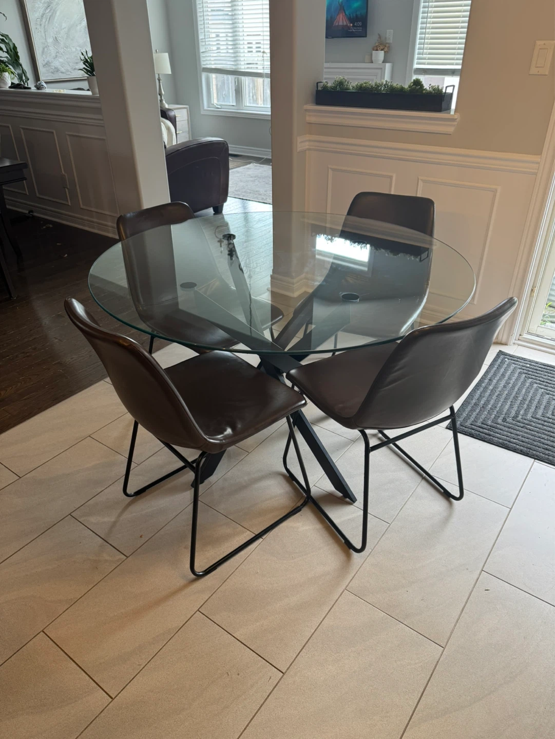 Round Glass Dining Table - photo 2