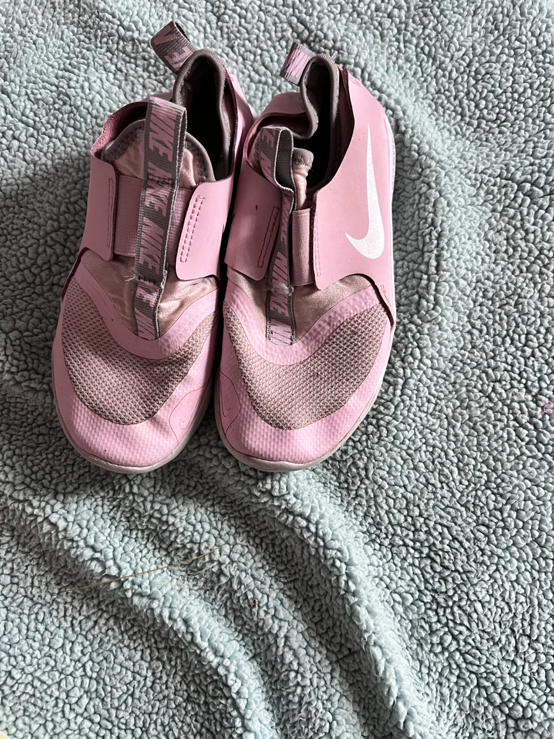 Nike Flex Runner Pink Sneakers