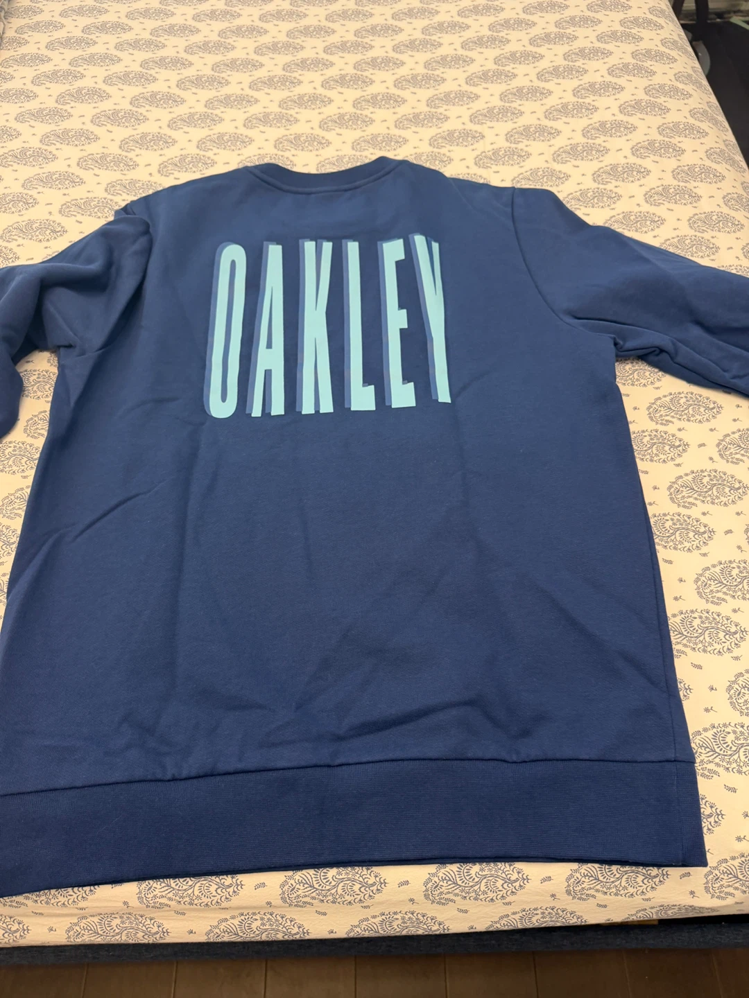 Assorted hoodies and sweat shirts - photo 3