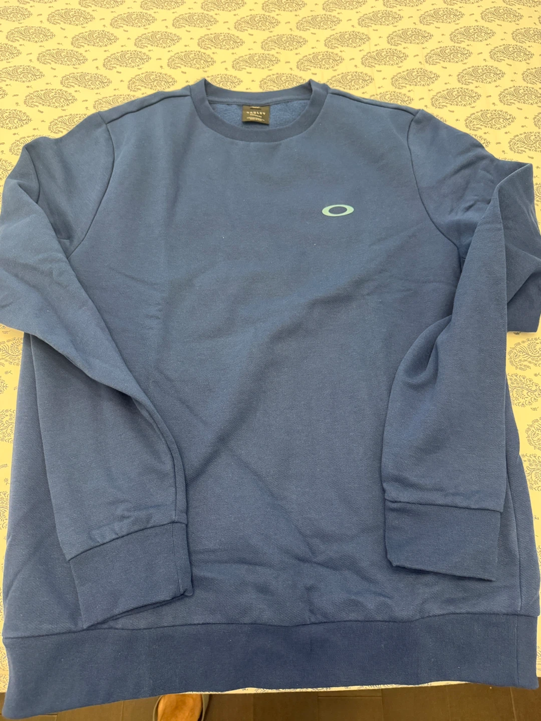Assorted hoodies and sweat shirts - photo 4