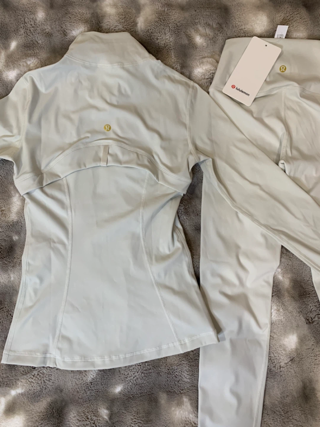 Lululemon Athleisure Set - Light Grey Jacket & Leggings - photo 3