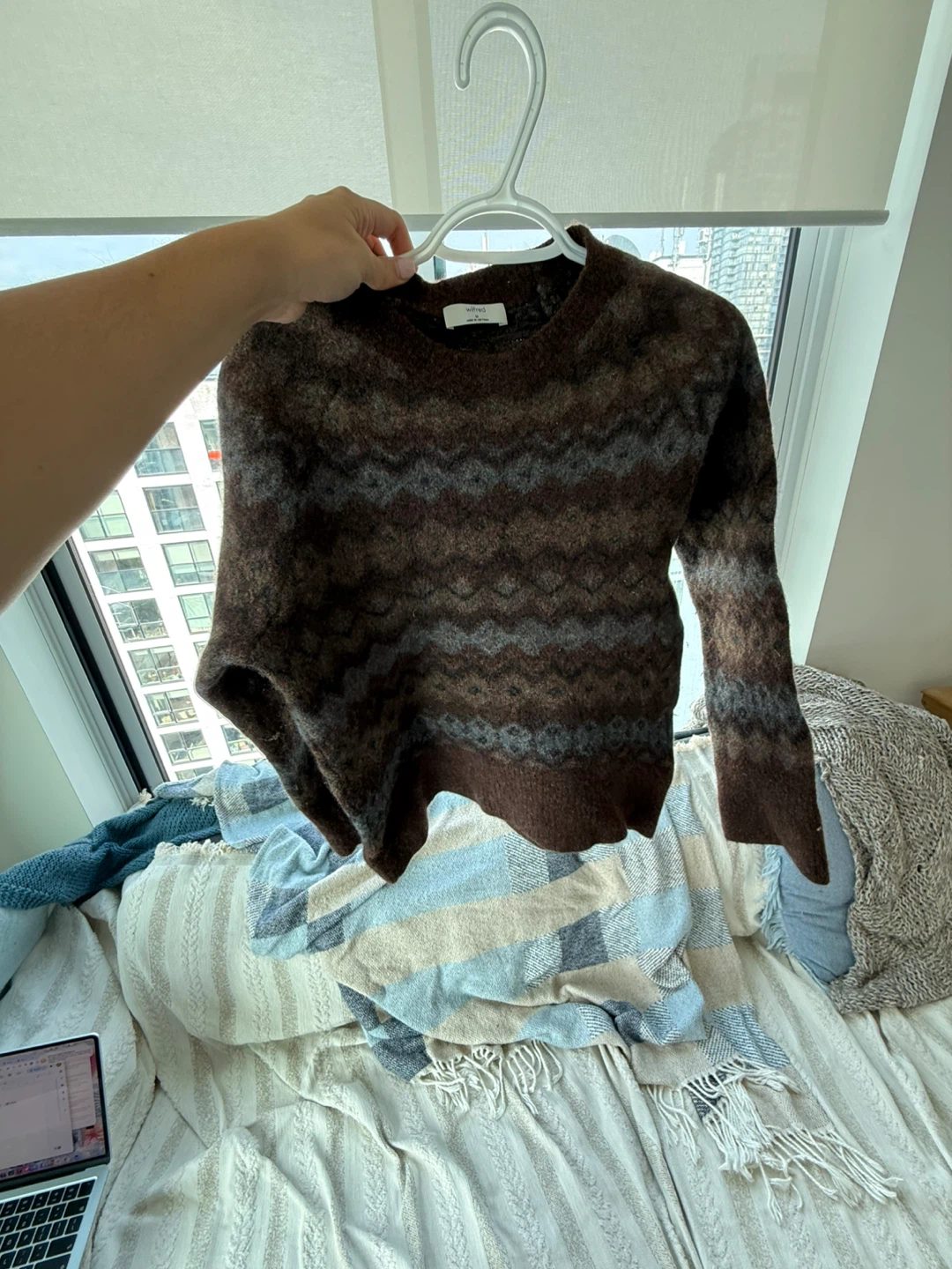 Aritzia small brown sweater