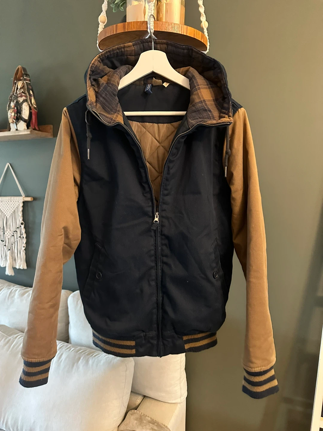 H&M Divided Hooded Jacket – Men’s Small