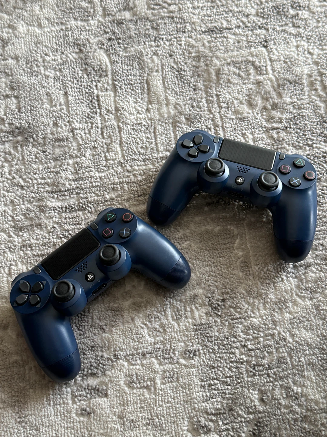 Sony PlayStation 4 DualShock 4 Controllers (2 Blue)