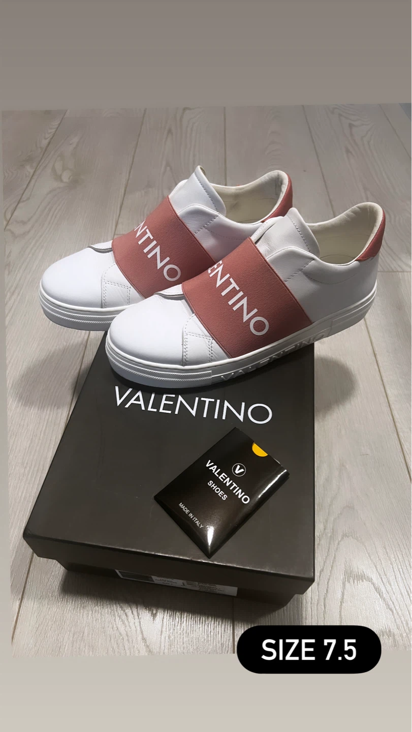 🌺Valentino Sneakers Size 7.5