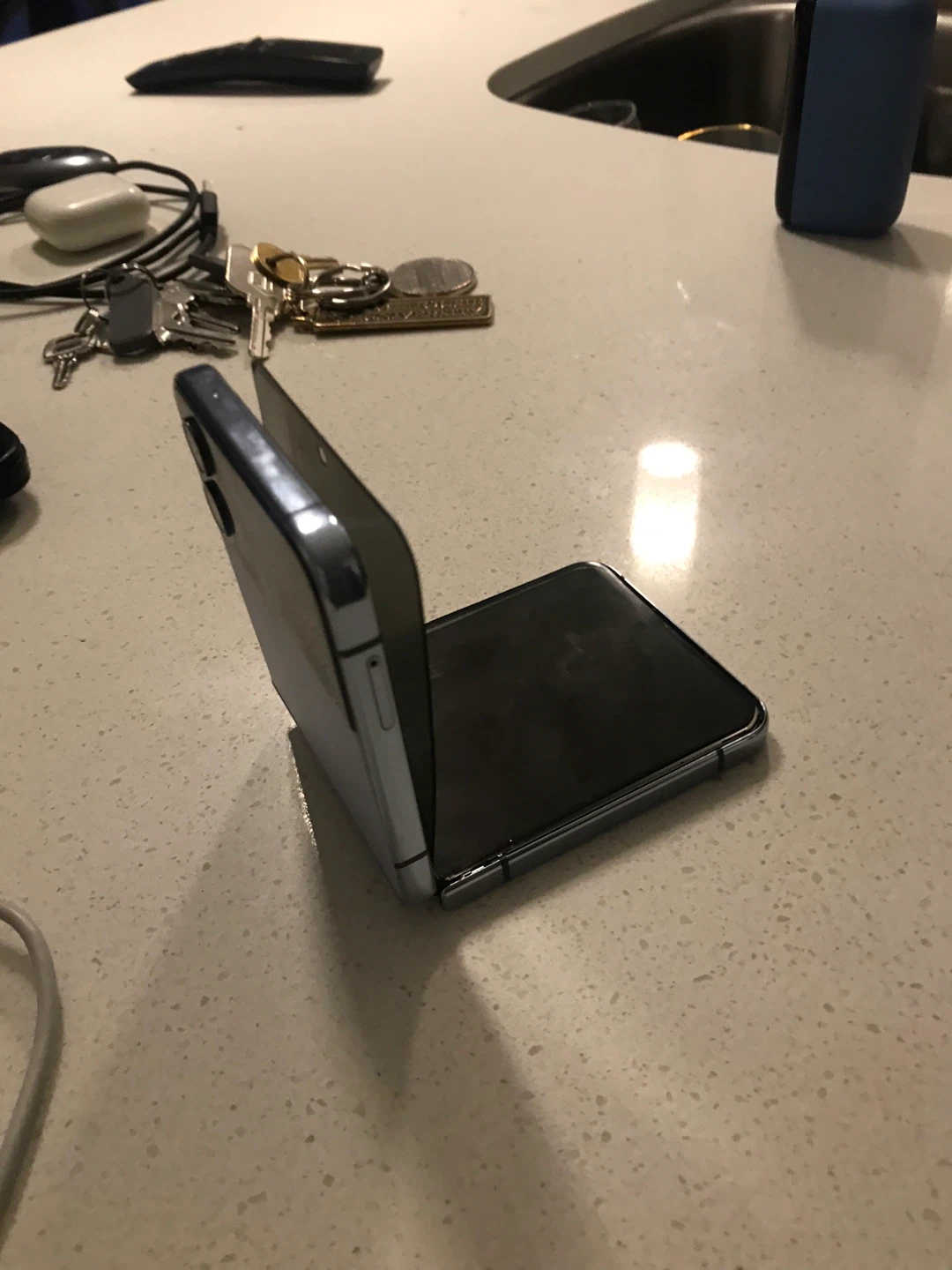 Samsung galaxy flip 4 broken screen - photo 2