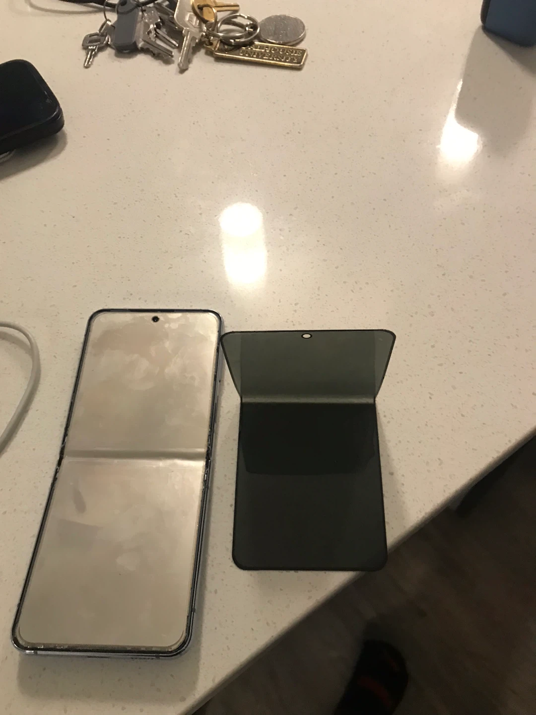 Samsung galaxy flip 4 broken screen - photo 3