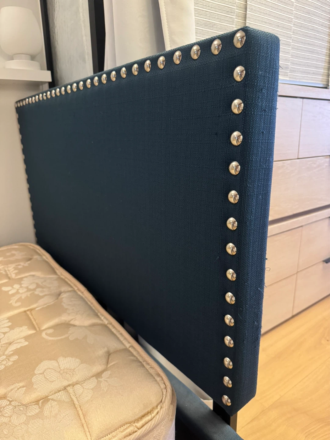 Chic studded Headboard, frame and Mattress Set - photo 2