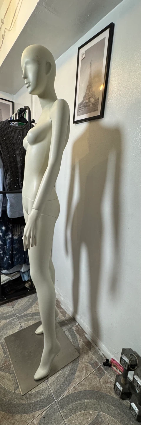 Female Mannequin Display Form - photo 3