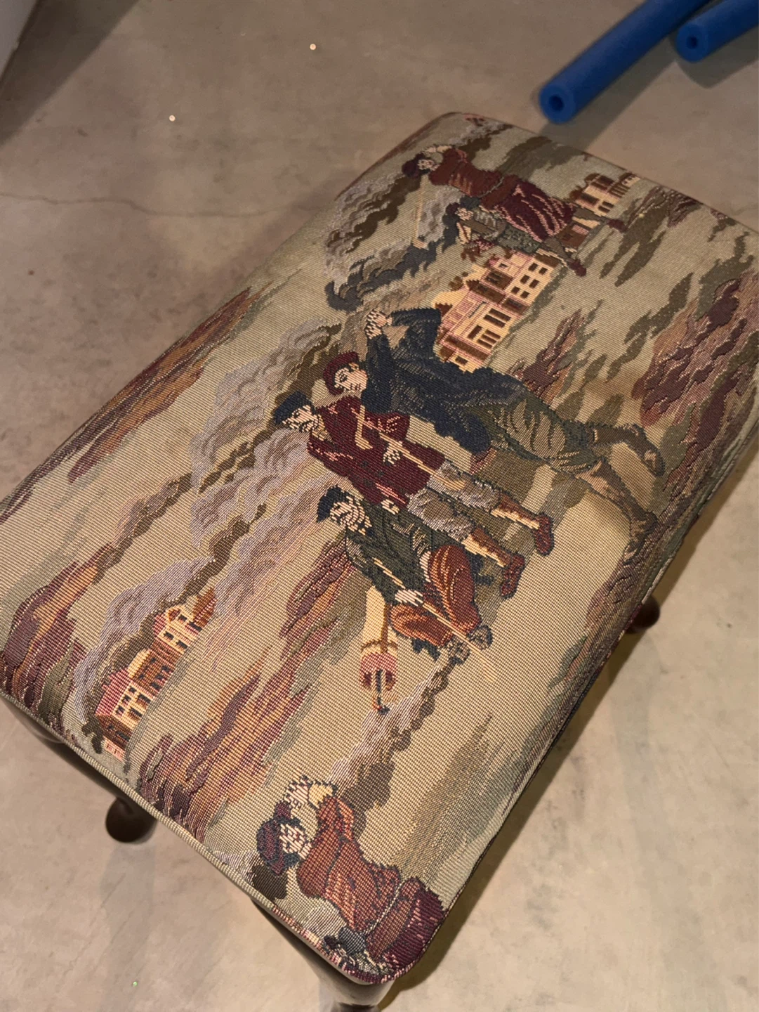 Tapestry Footstool Ottoman with Wooden Legs - photo 4